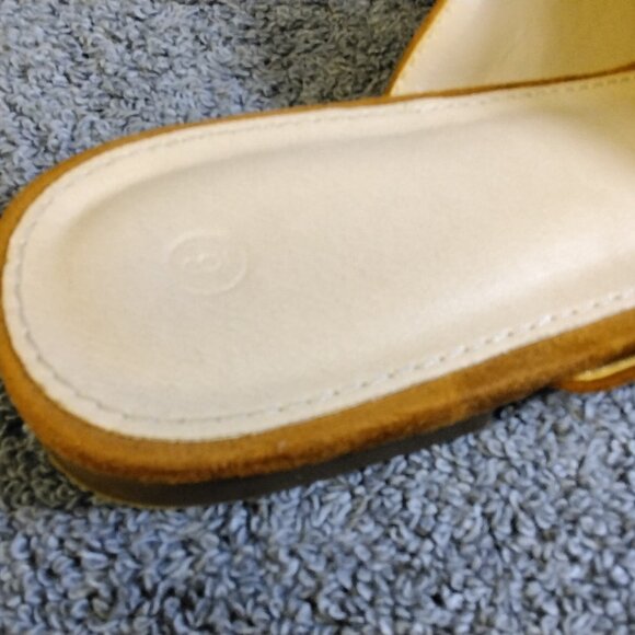 🥿 Juliet Holy Womens Size 6 Camel Suede Loafers Gold Chain Pointed Toe Mules - Picture 5 of 10